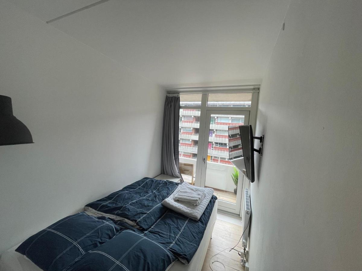 Lejlighed With Balcony, Free Parking W Elevator *