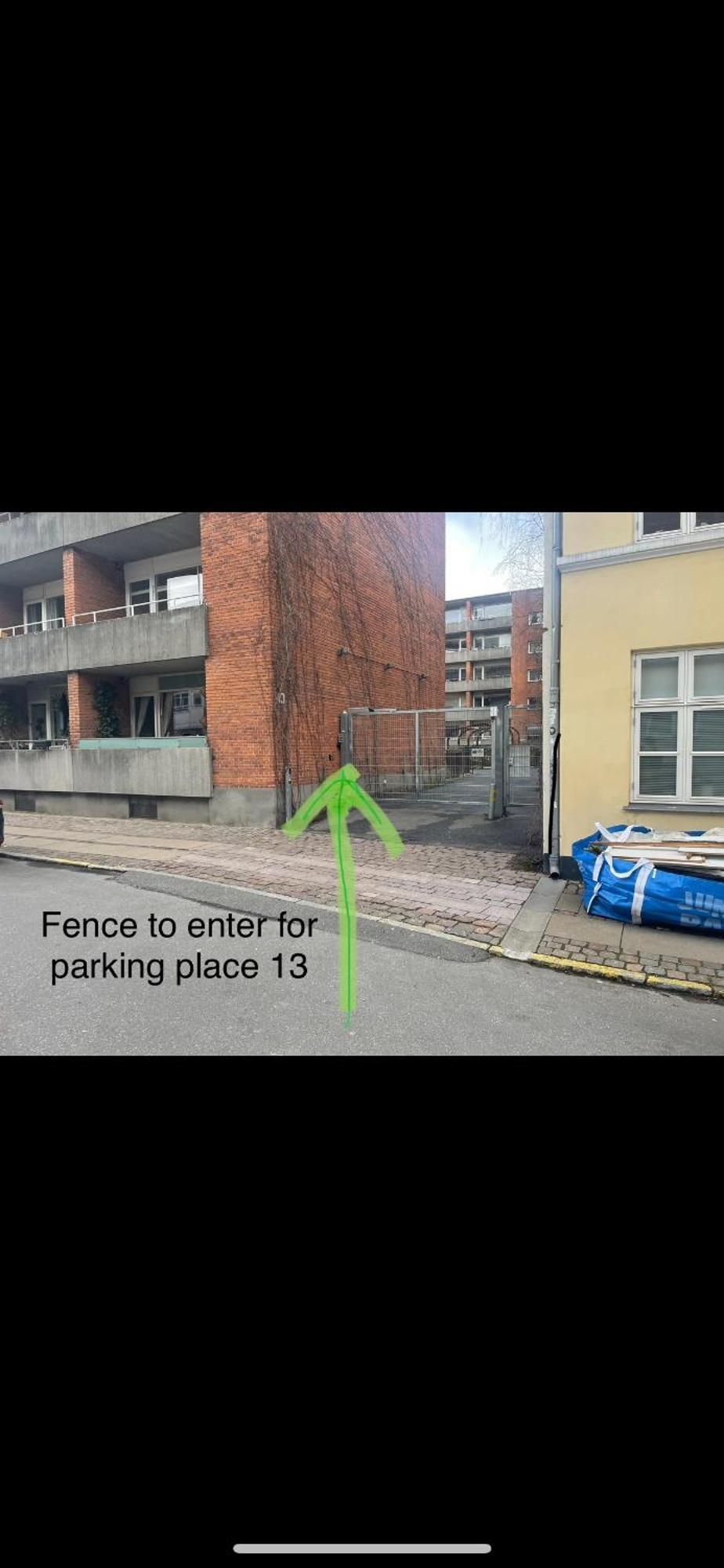 With Balcony, Free Parking W Elevator Lejlighed *